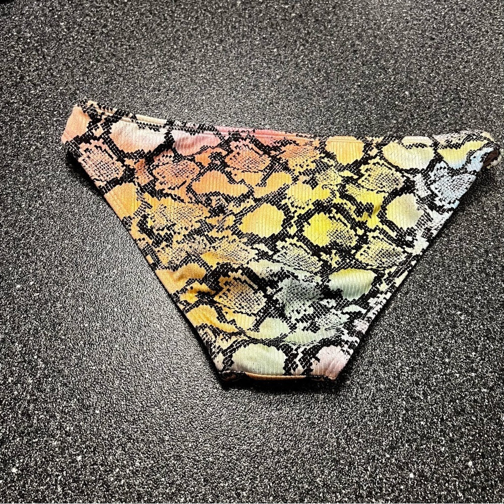 ❤️3/$15 NWT Xhilaration Multicolor Snake Print Bikini Bottom (S) - Picture 3 of 5